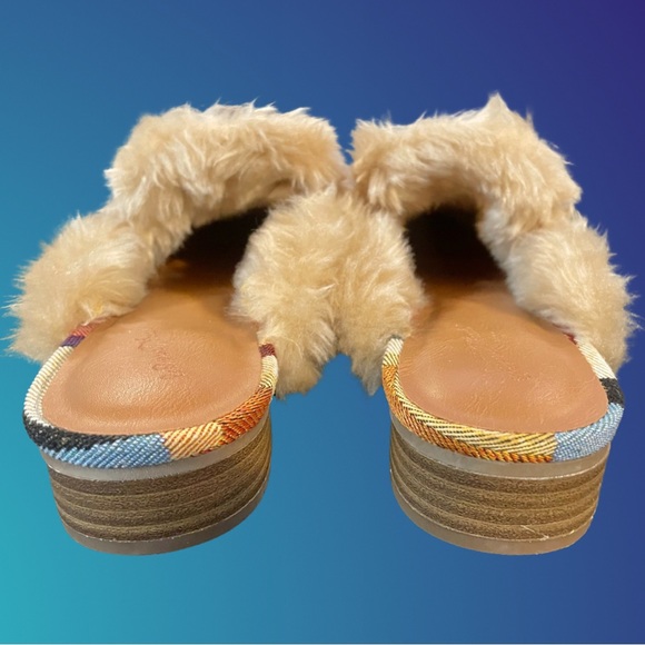 Universal Thread Women's Bibiana Faux Fur Lined Chevron Mules-Size 7.5 - Picture 5 of 11